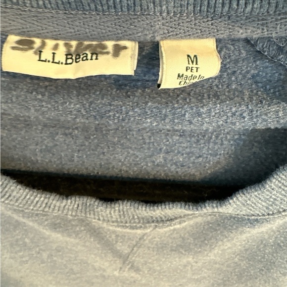 L.L.Bean Women’s Light Crewneck Sweatshirt Blue Medium Excellent - Picture 3 of 3